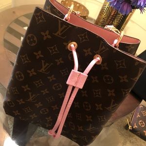 Louis Vuitton NeoNoe bag